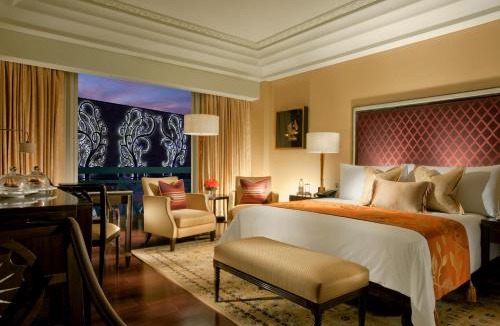 MRC Nagar Hotel | The Leela Palace Chennai
