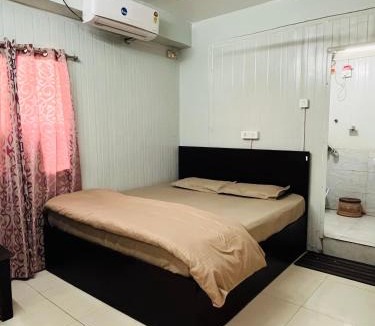 Kashmere Gate Hostel | Homestay at Kashmiri Gate Metro & Old Delhi Railway Station