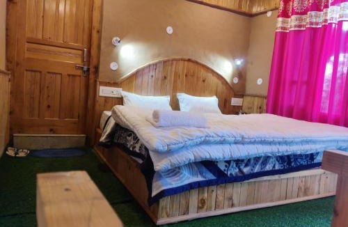 Banjar Hotel | Northern Cedar Cabin