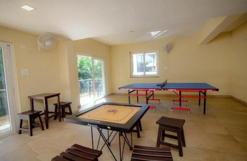 Fatona Apartment | 1 Bed Apartment Sleeps 2 - Pool Parking Balcony