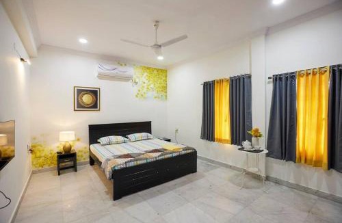 Banjara Hills Apartment | Legend's studio room with Mini kitchenette