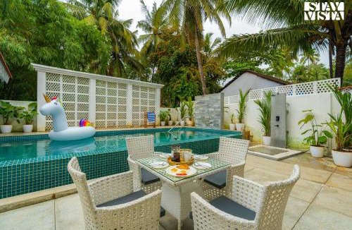 Saunta Vaddo Villa | SaffronStays The White Whale