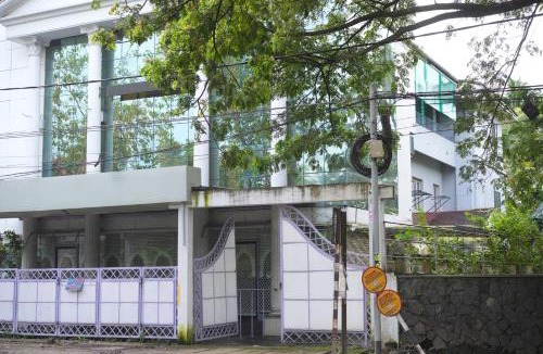 Maradu Apartment | Holiday Home Ccohin
