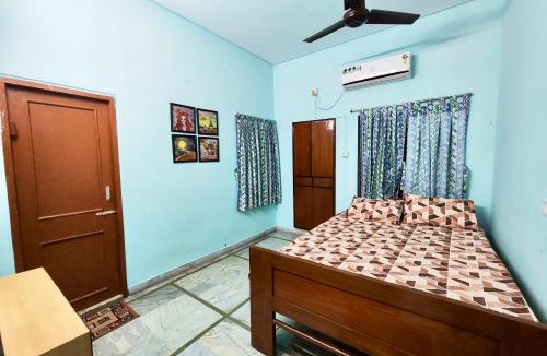 Kolkata Apartment | Spacious 3BHK House opp South City Mall