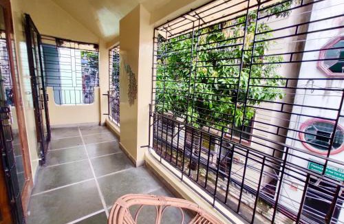 Kolkata Apartment | Spacious 3BHK House opp South City Mall