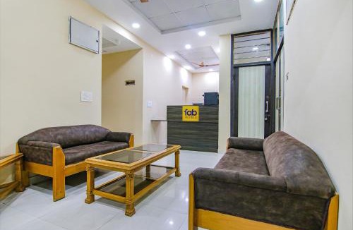 New Delhi Hotel | FabHotel Devise Residency