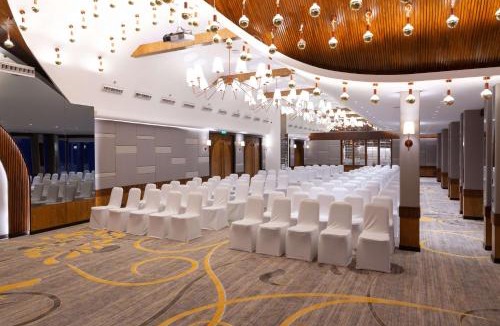 The Mall Road Hotel | The Oasis Mussoorie - A Member of Radisson Individuals