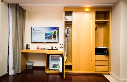 Banani Hotel | Lakeshore Suites, Banani