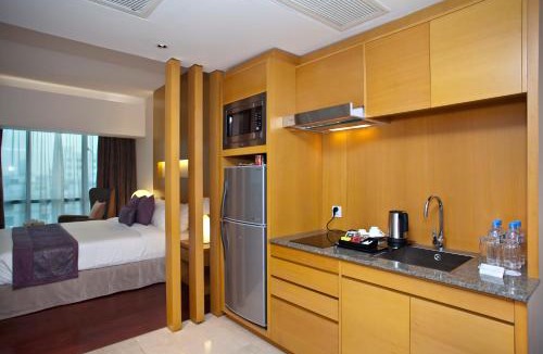 Banani Hotel | Lakeshore Suites, Banani