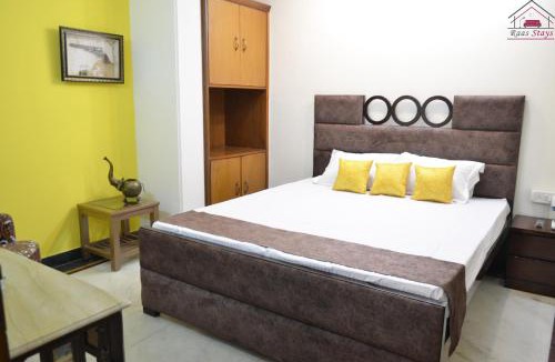 Greater Kailash Apartment | Air Purifier - Spacious 2BHK with big Livingroom 8