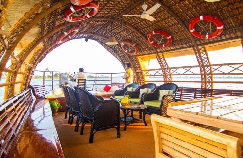 Nedumudy Boat Rental | Marvel Cruise