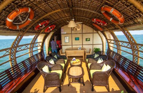 Nedumudy Boat Rental | Marvel Cruise