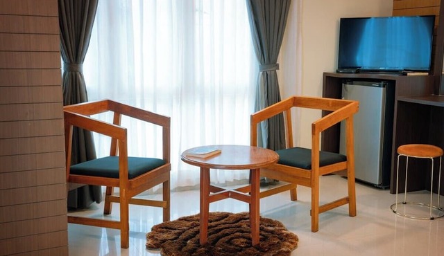 Hotel Hilltop International