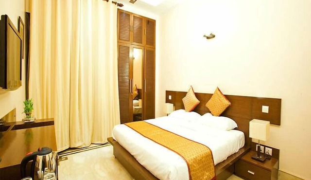 Evergreen Suites Defence Colony