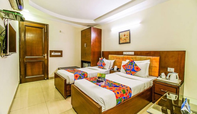 Fabhotel Signature Plaza