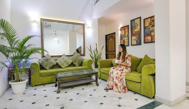 Fabhotel Singh Suite