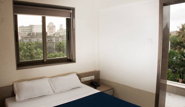 City Hotel