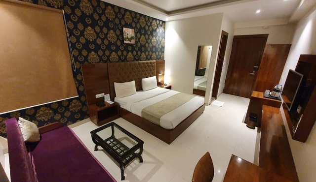 The Vegas By De Pavilion, Delhi Airport