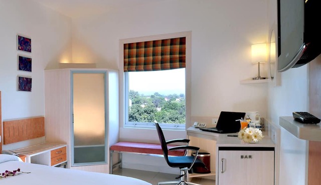 Hometel Chandigarh