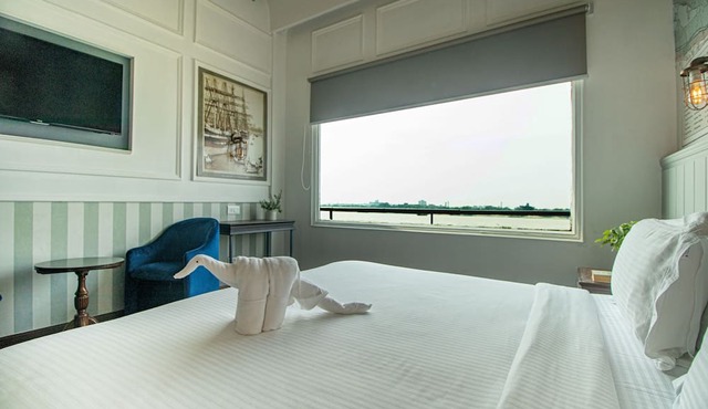 Polo Floatel Kolkata in Kolkata