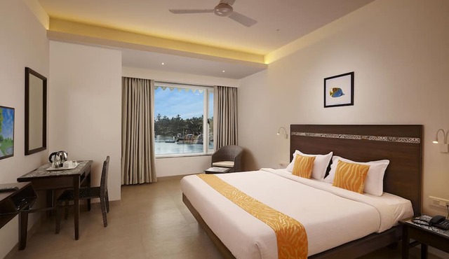 Indy Waterfront Resort