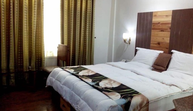 Hotel Grand Habib in Srinagar