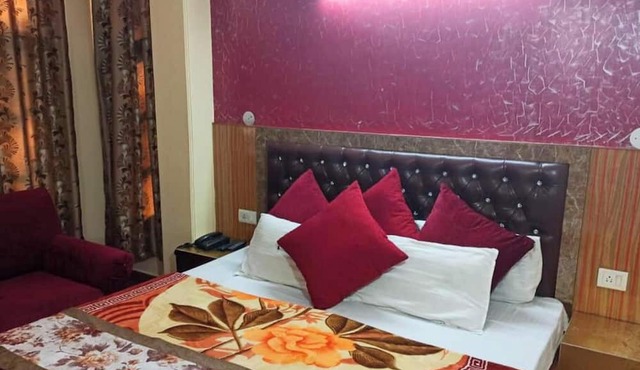 HOTEL K-I-N-G PALACE