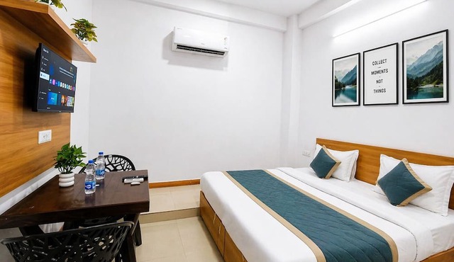 Mauryan Express Hotel Nangloi Metro