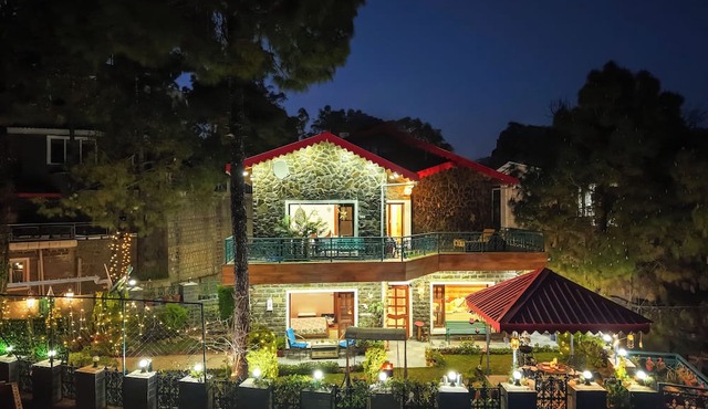 ELIVAAS Aaram Bagh 4 BHK Escape