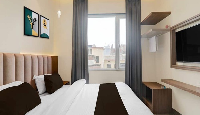 Deluxe Shree Krishna Inn