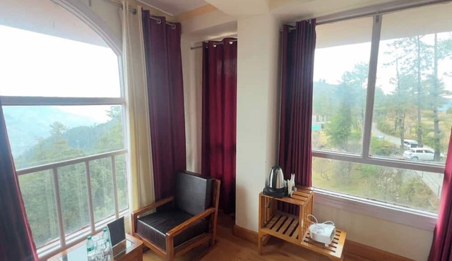 Mashobra Heights Hotel by Shalidrishya