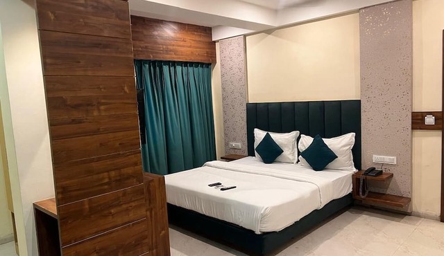 Hotel Enigma Indore in Indore