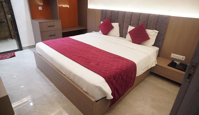 Hotel Mahalaxmi Grand in Kanpur