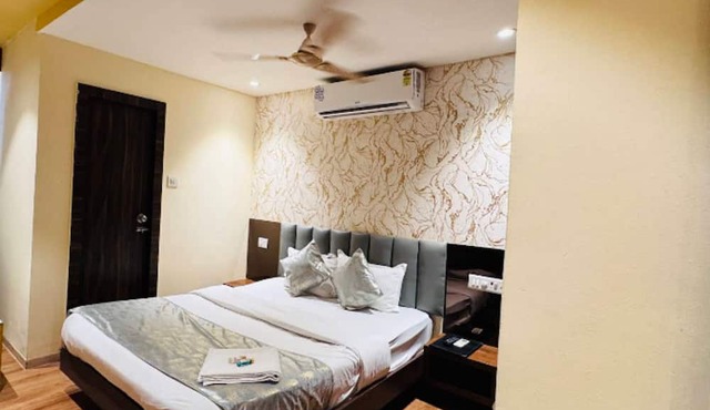 Hotel Shree Palace & Restaurant in Ratlam