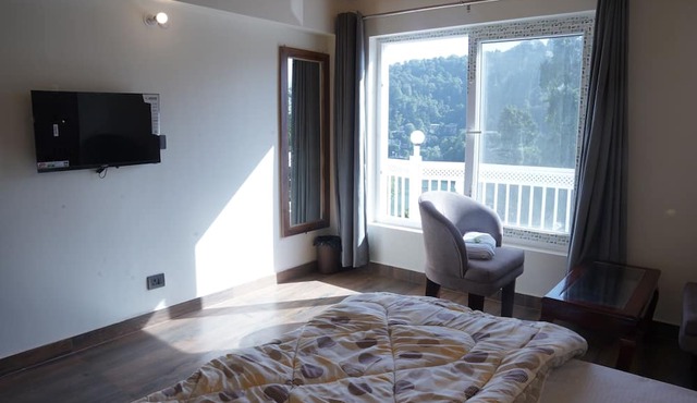 The Oak & Lake View Resort
