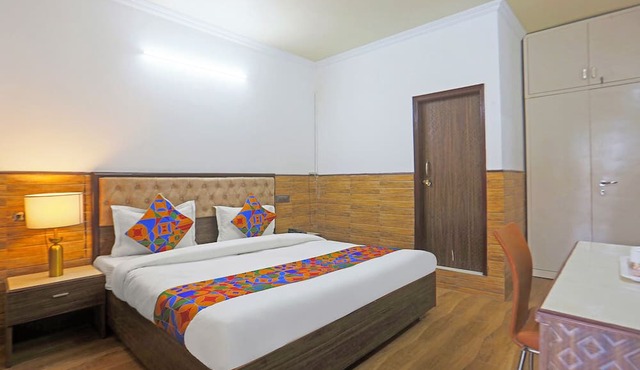 Fabhotel Vasant Villa