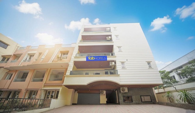 Fabhotel The Hide Away