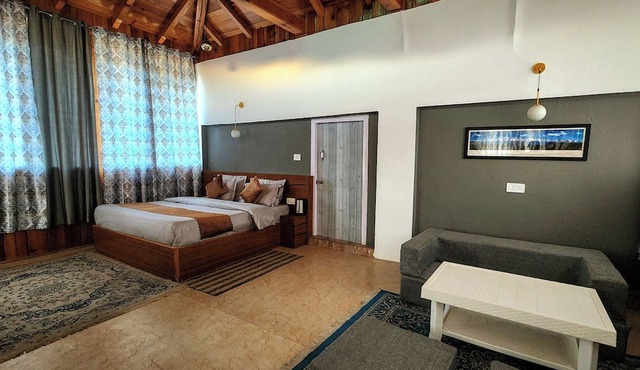 Neelkanth retreat