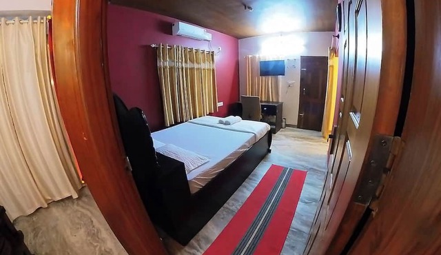 Makam Holiday Home