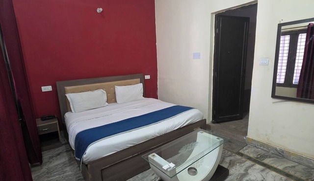 SIDDHI VINAYAK HOTEL AND BANQUET