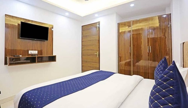 Hotel Vijaydeep Place Near Delhi Airport