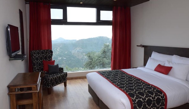 WoodSmoke resort & Spa