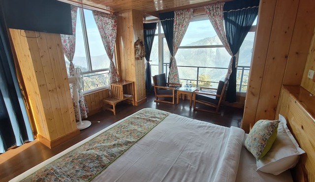 Hotel Savi Shallidrishya