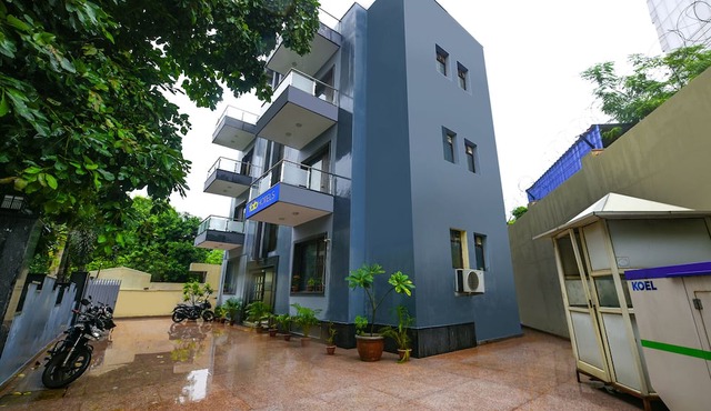 Fabhotel Silver Tree