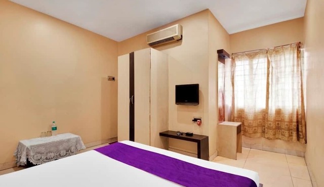 iROOMZ Hotel Anandalok