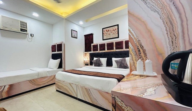 Hotel Cosmo Near BLK Hospital Karol Bagh