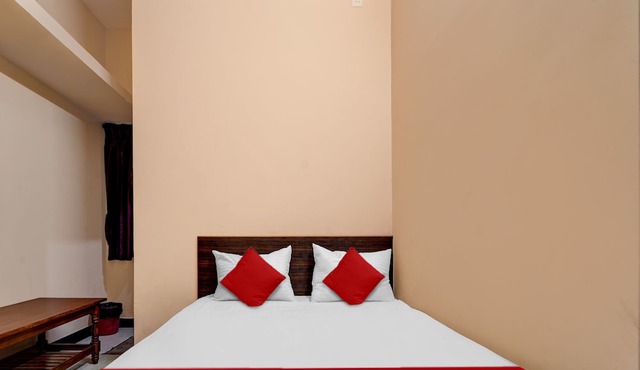 OYO Dhanam Lodge