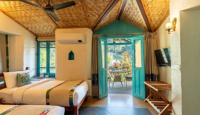 Tree of Life Birdsong Chalets