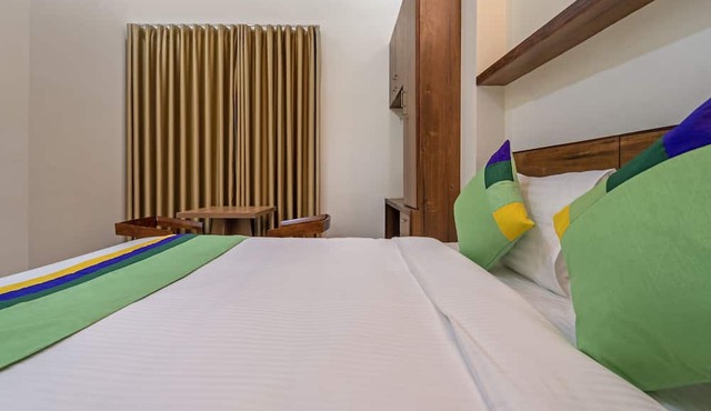 Itsy Hotels Avani Stays, Vyttila, Kochi