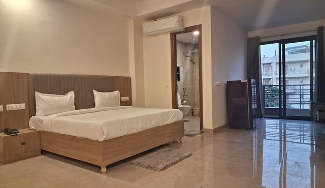 Star Residency near Medanta Hospital